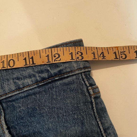 Levis Ribcage High Waisted Sz 26 Jean Shorts Premium Raw Hem Button Fly - Picture 9 of 10